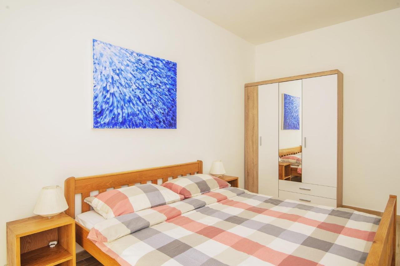 Villa Bua - Beautiful Seafront Apartments Трогір Екстер'єр фото