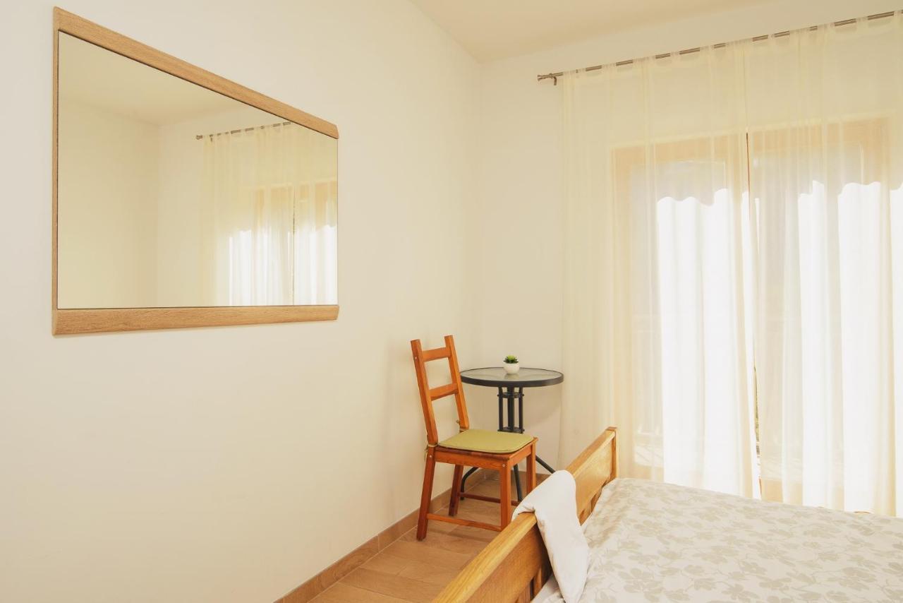 Villa Bua - Beautiful Seafront Apartments Трогір Екстер'єр фото