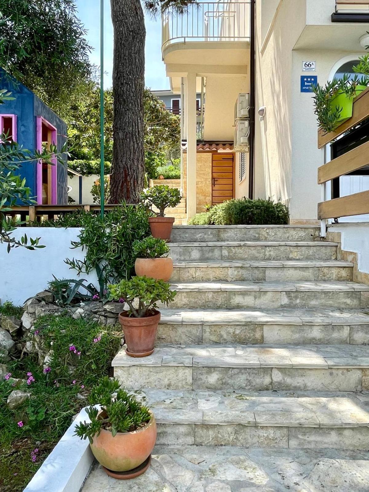 Villa Bua - Beautiful Seafront Apartments Трогір Екстер'єр фото